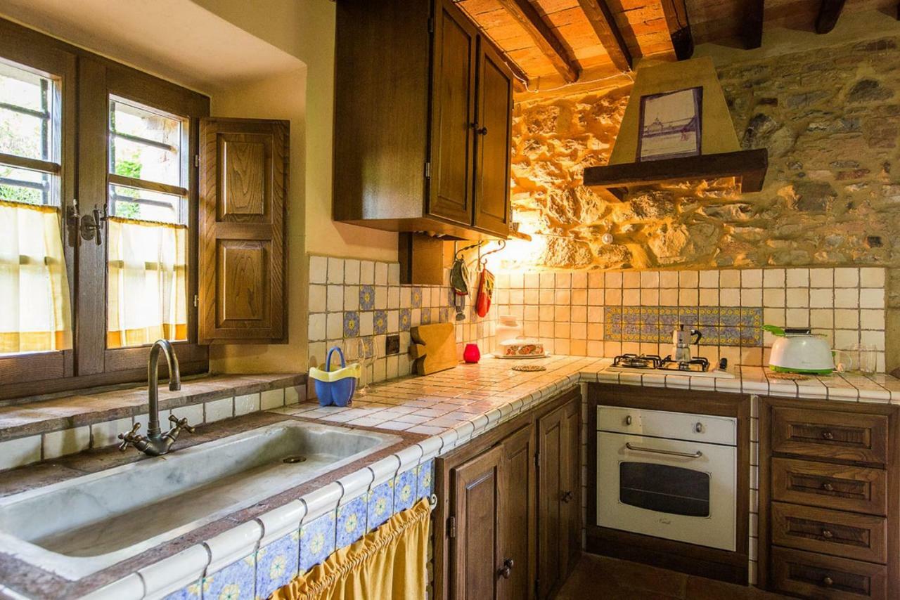 Rustico In Pietra Villa Chianni Buitenkant foto