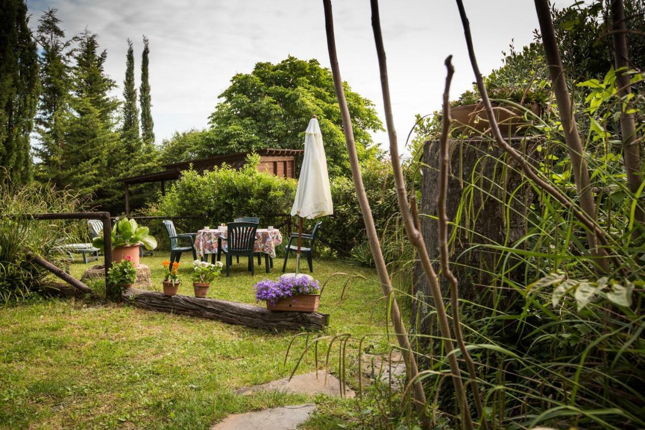 Rustico In Pietra Villa Chianni Buitenkant foto