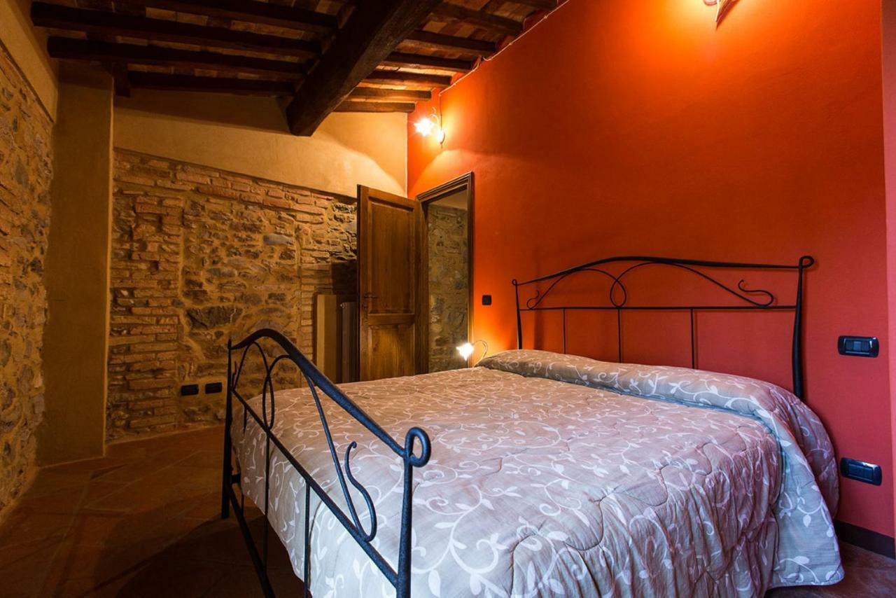 Rustico In Pietra Villa Chianni Buitenkant foto