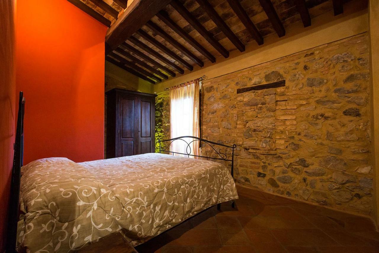 Rustico In Pietra Villa Chianni Buitenkant foto